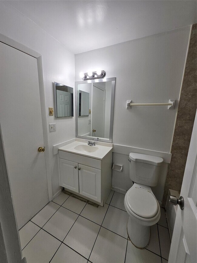 Building Photo - 2220 NW 59th Wy