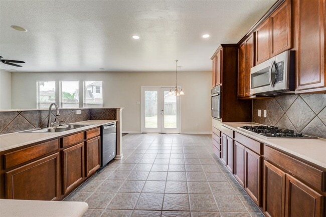 Building Photo - 21515 Pointed Oak Ln