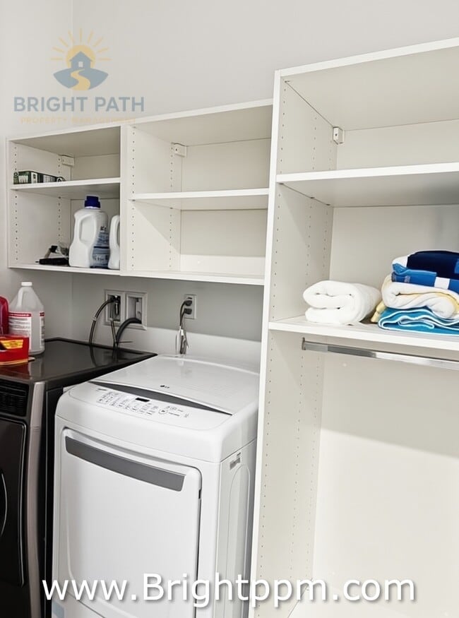 Building Photo - 1539 Newland Dr