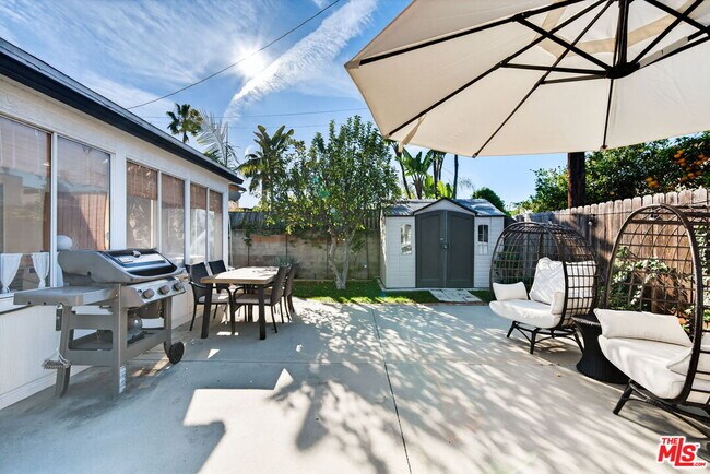 Building Photo - 6257 Bluebell Ave