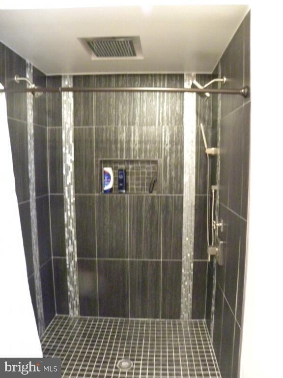 Building Photo - 1804 Worthington Dr