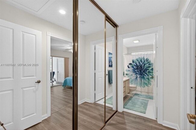 Building Photo - 7102 Geminata Oak Ct