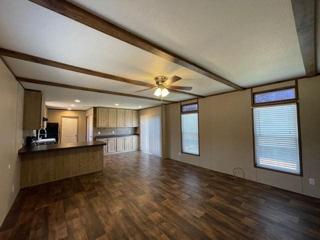 Building Photo - 310 Jones Cir
