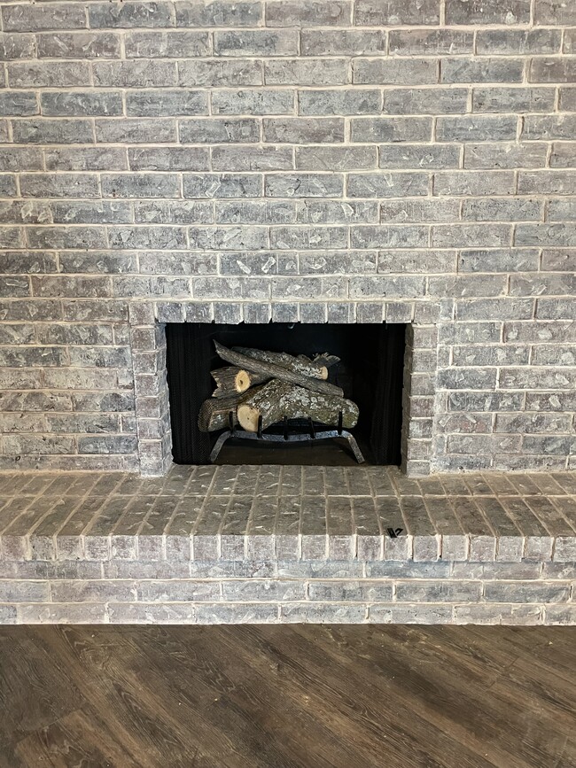 Building Photo - 6813 Arborbrook Dr