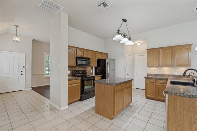 Building Photo - 9832 Old Field Dr