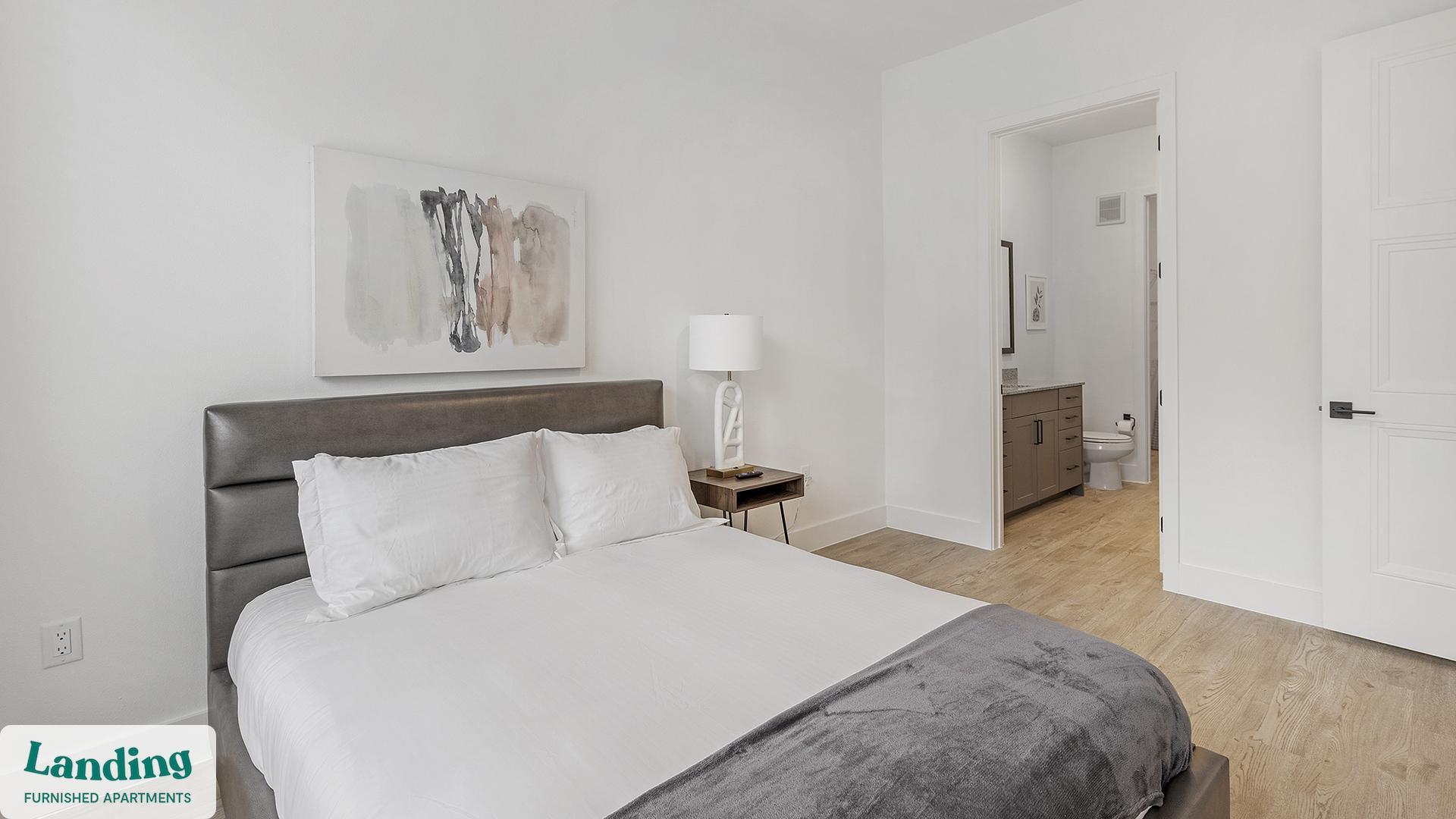 Building Photo - 650 E Sycamore St