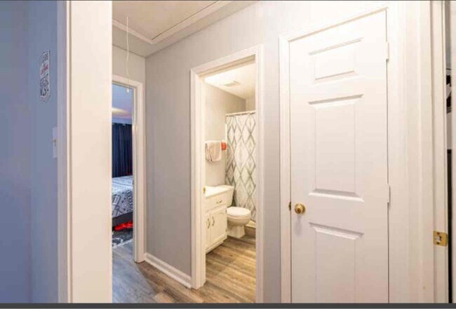 Building Photo - 5844 Ashridge Pl