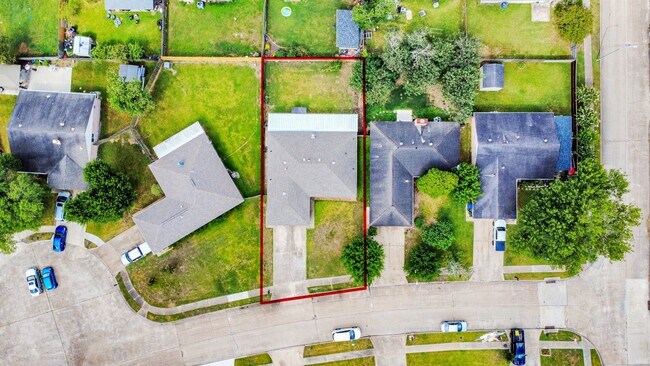 Building Photo - 7410 La Pl Dr