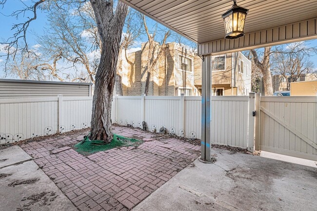 Building Photo - 9574 E Kansas Cir