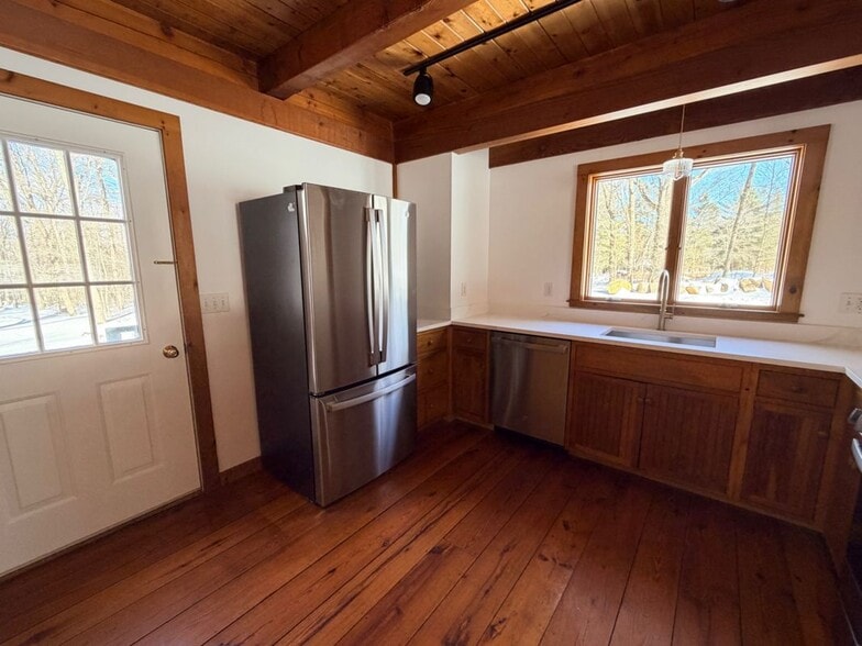 Building Photo - 249 Woodbury Rd