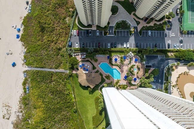 Building Photo - 3000 N Ocean Dr