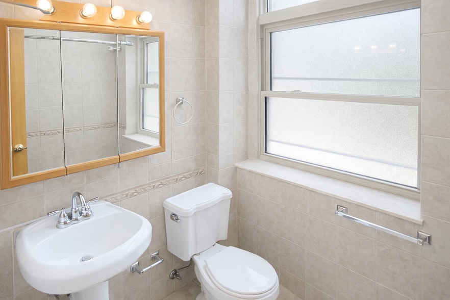 Building Photo - 2375 W Montana St