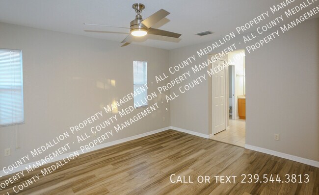 Building Photo - 4112 SW 6th Pl