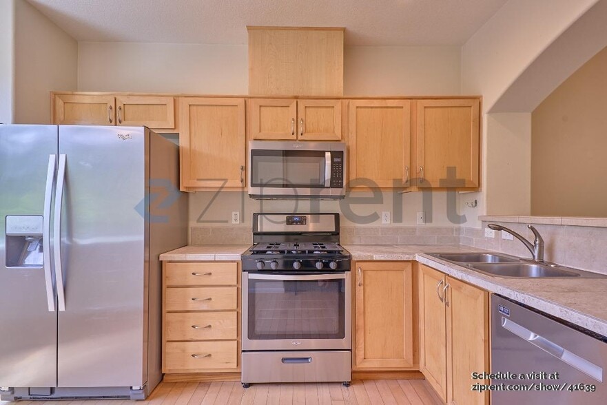 Building Photo - 15440 SW Mallard Dr