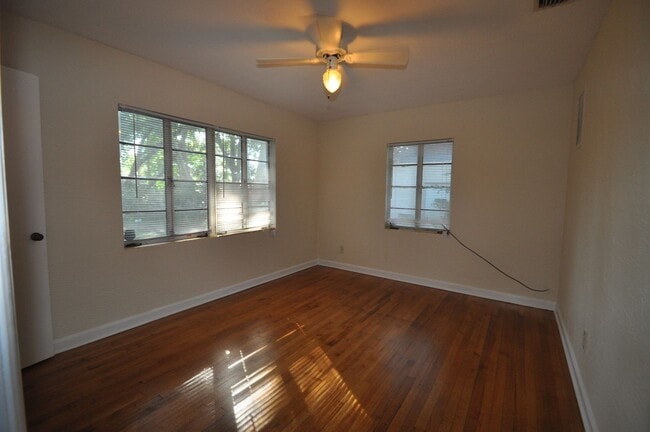 Building Photo - 519 Vern Dr