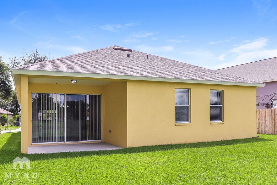 Building Photo - 10841 Newbridge Dr
