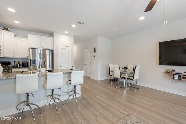 Building Photo - 7522 Shadow Lake Dr