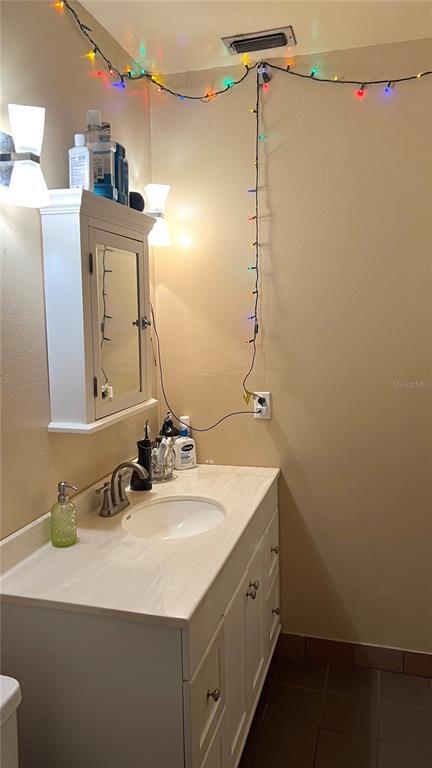 Building Photo - 257 SW Lincoln Cir N