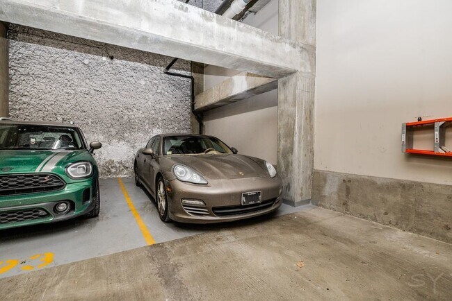 Building Photo - 1720 S Michigan Ave