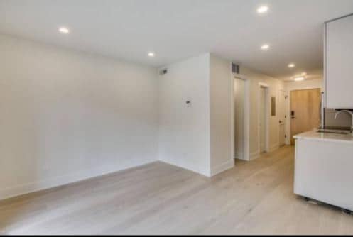 Building Photo - Lincoln 1955 N