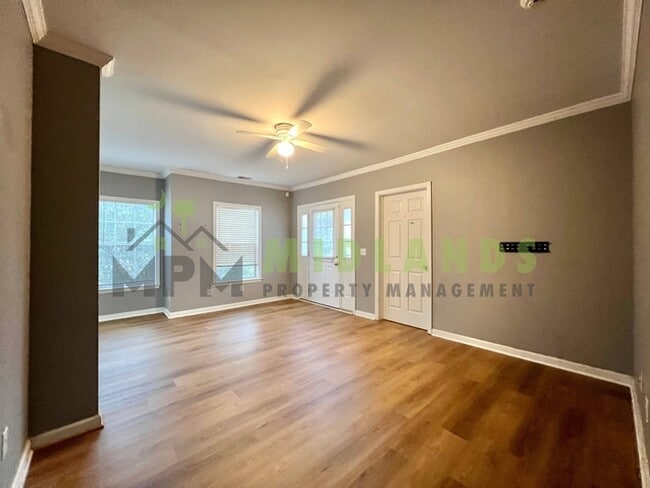 Building Photo - 3425 Manor Ave