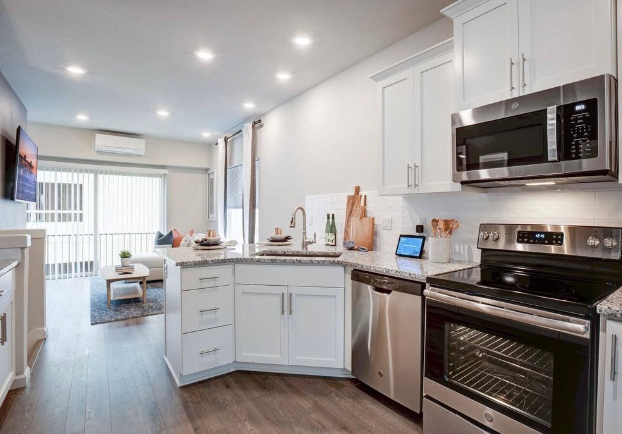 Building Photo - 8879 SW Elena Ln