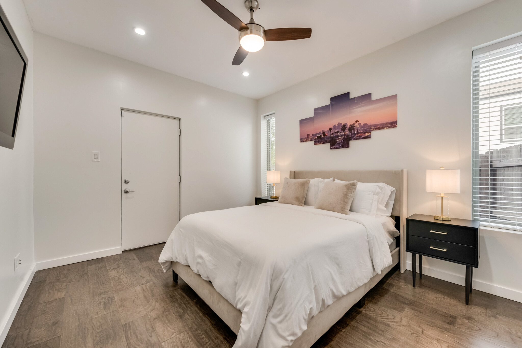 Relax in this queen sized bed. - 4434 Holland Ave