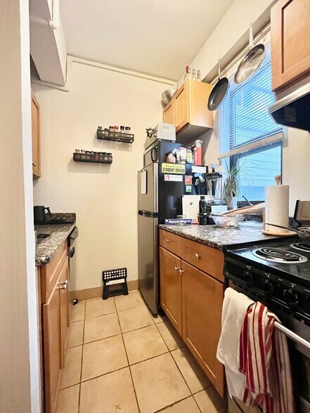 Building Photo - 12 Stoneholm St