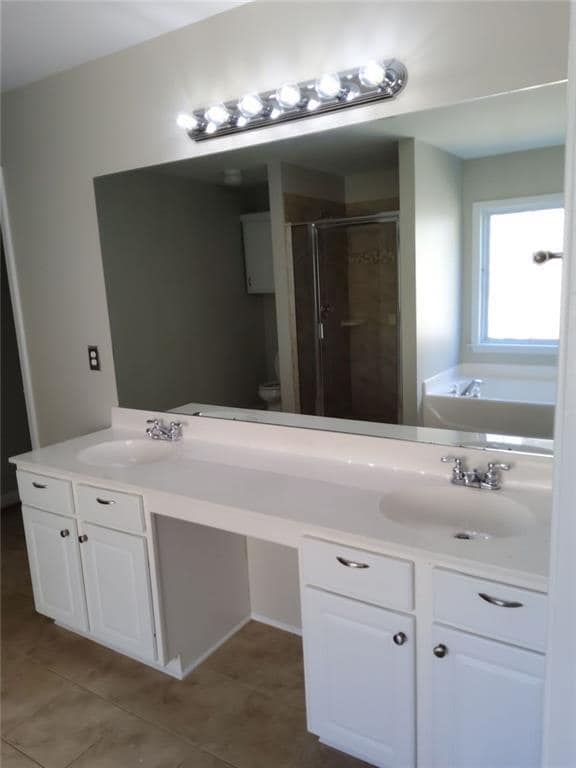 Building Photo - 807 Slope Creek Way