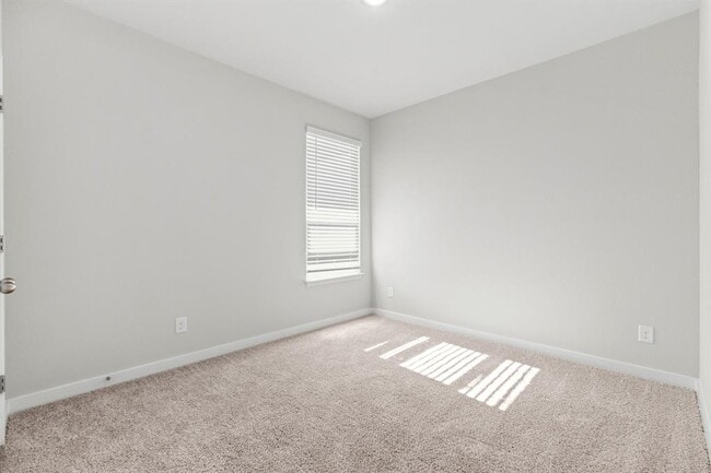 Building Photo - 158 Schrader Dr