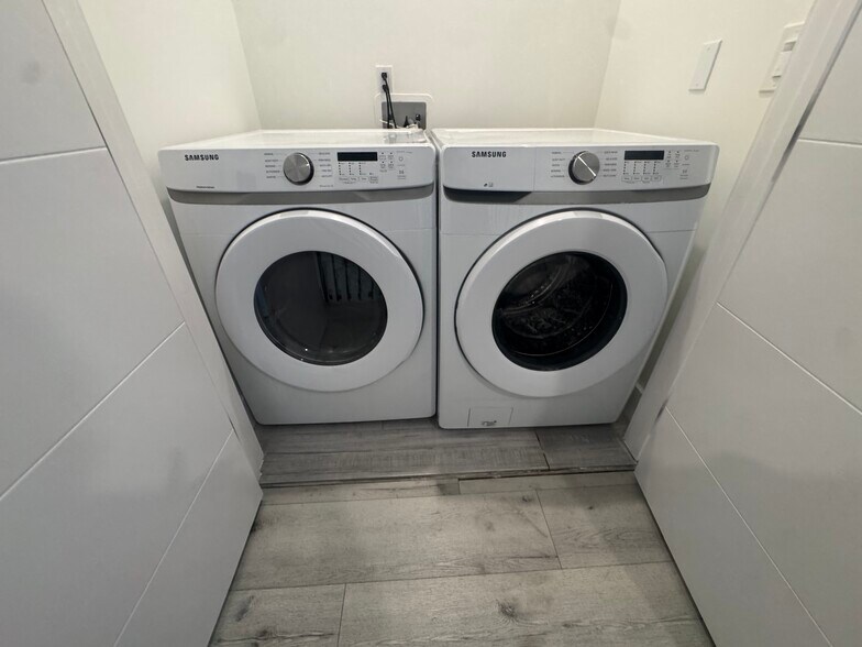 Building Photo - 5919 Dauphin Ave