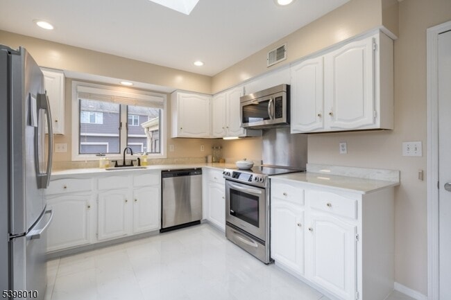 Building Photo - 1 Avery Ct