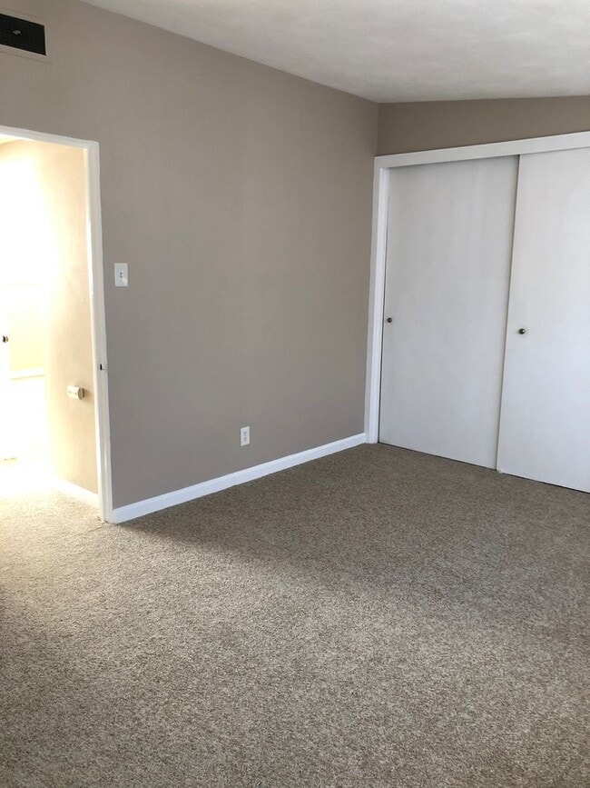 Building Photo - Coming soon! Bright and Spacious 4 Bedroom...