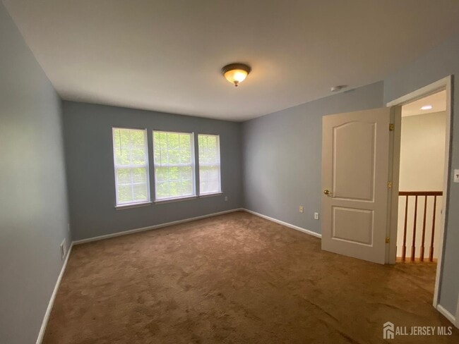 Building Photo - 120 Briarwood Dr