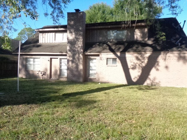 Building Photo - 15835 Cardono Ln