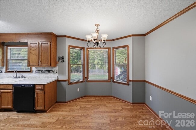 Building Photo - 319 Deep Forest Ct