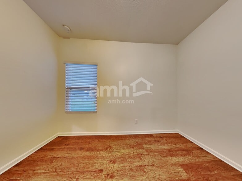 Building Photo - 9313 English Ivy Ct