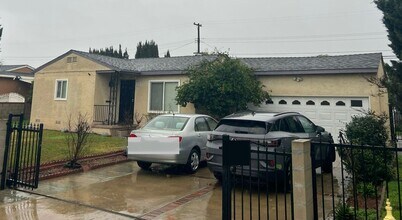 Building Photo - 212 N Aladdin Dr