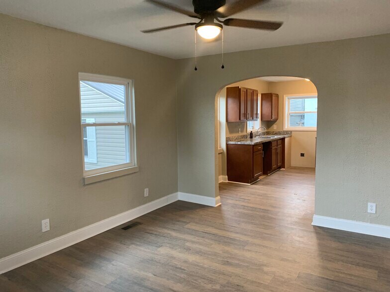 Building Photo - 4815 Ohio St