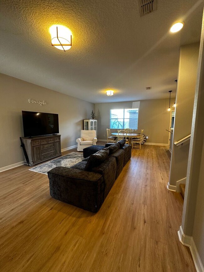 Building Photo - New Winter Garden!