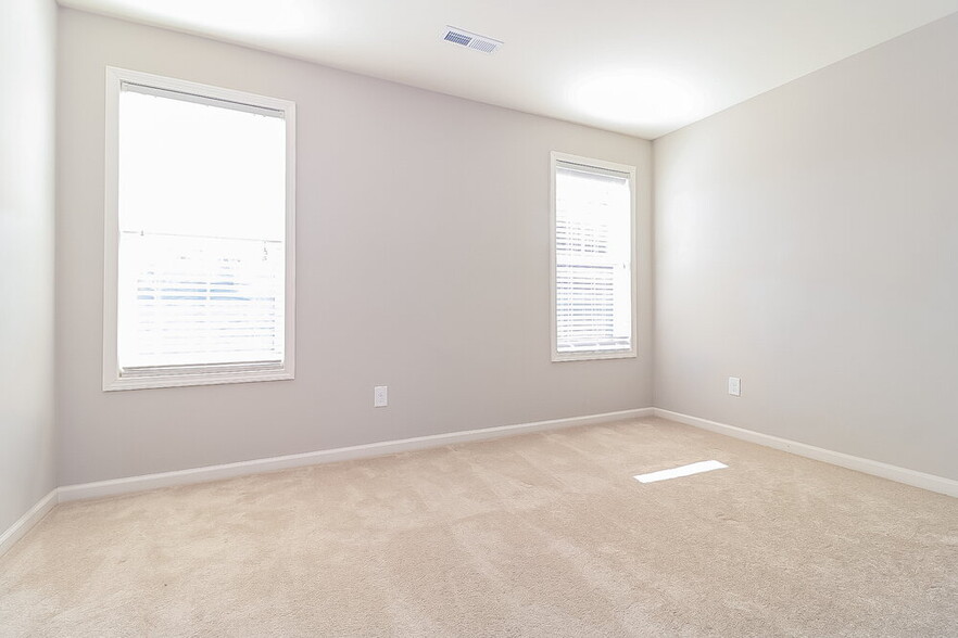 Building Photo - 1309 Braemar Highland Dr