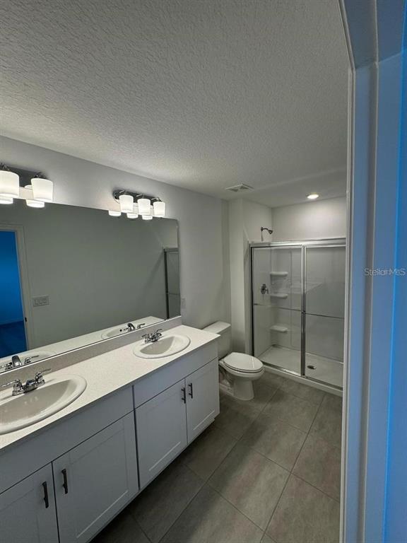 Building Photo - 2480 Penguin Blvd