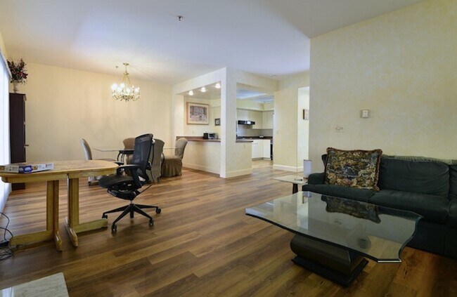 Building Photo - Incline Village: Condo - 2 Bedrooms, 2.5 Bathrooms, 1 Car Garage, Low Elevation, Walk to Lake.