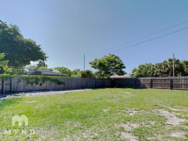 Building Photo - 3626 N 55th St