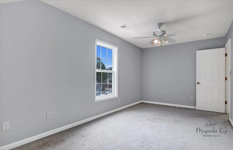Building Photo - 4553 Farm Lake Dr