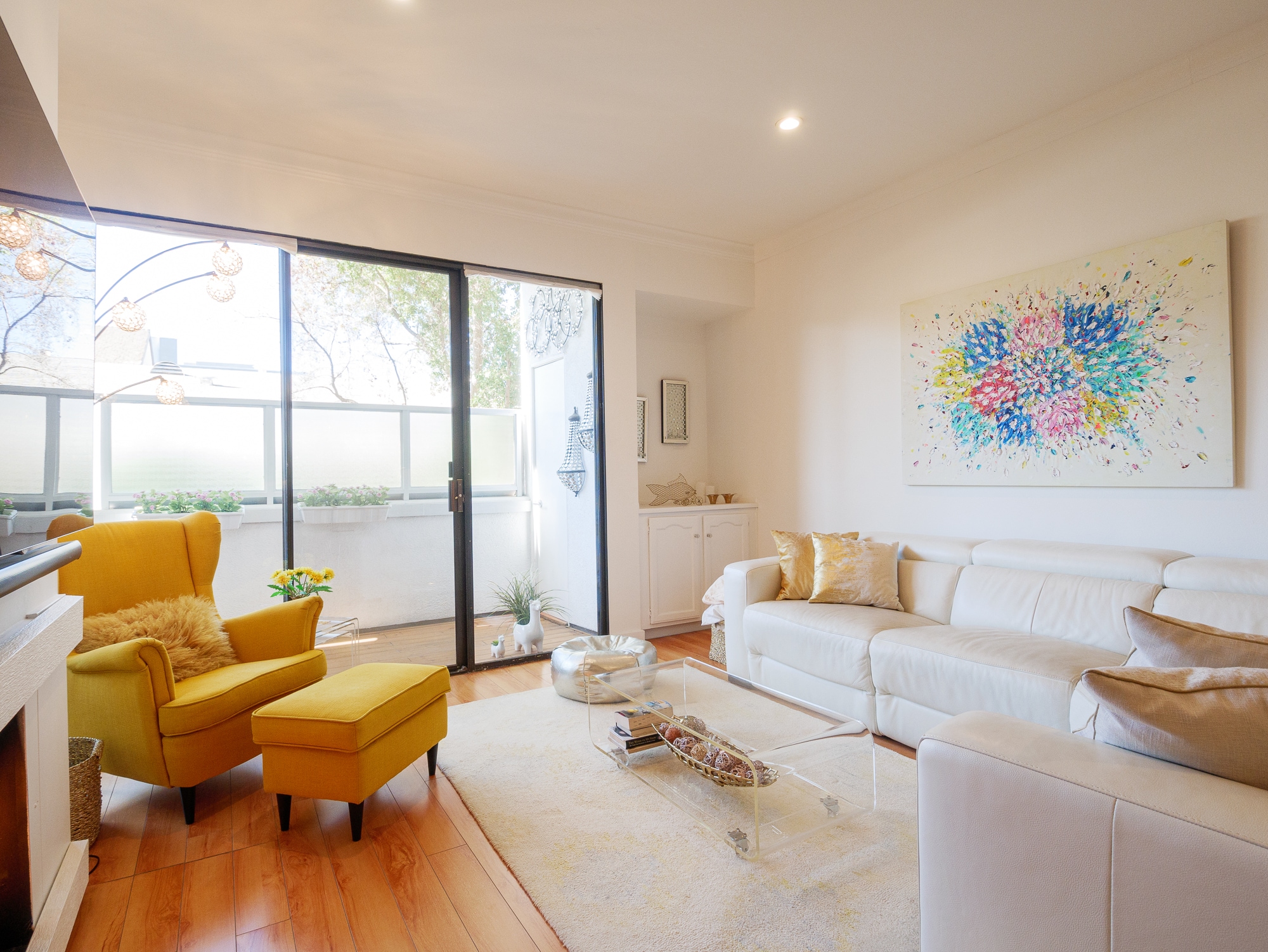 Building Photo - 2276 S Beverly Glen Blvd