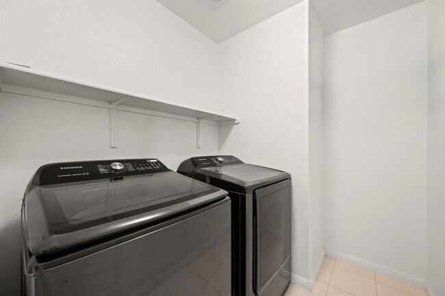 Building Photo - 5406 Traviston Dr