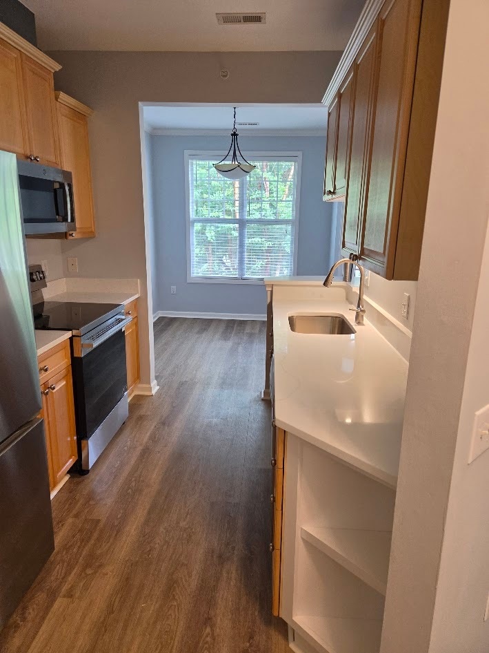 Building Photo - 8011 Allyns Landing Way