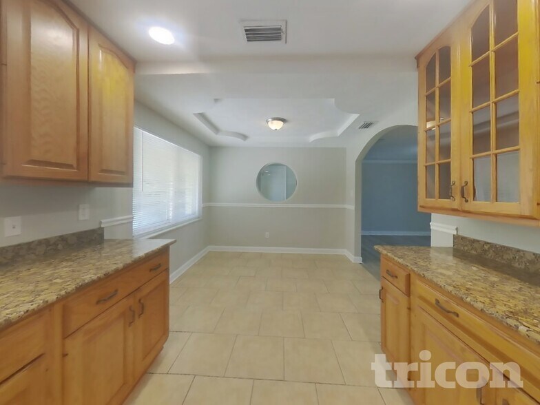 Building Photo - 268 Plumosa Dr