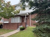 Building Photo - 916 W Elm St